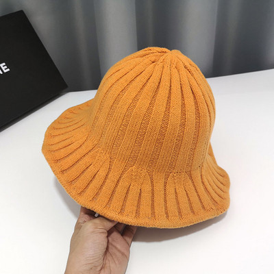 Πλεκτό γυναικείο καπέλο νέο μοντέλο κατάλληλο για το χειμώνα