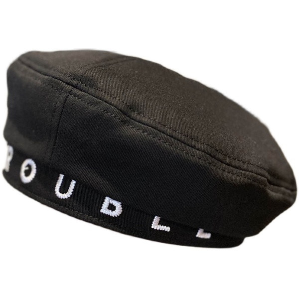 Női barett típusú sapka hímzéssel