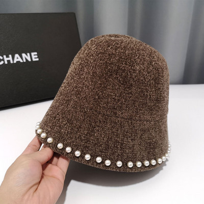Retro stílusú női sapka gyöngyökkel