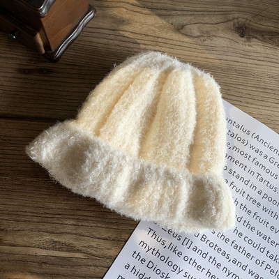 Γυναικείο βελούδινο καθαρό καπέλο