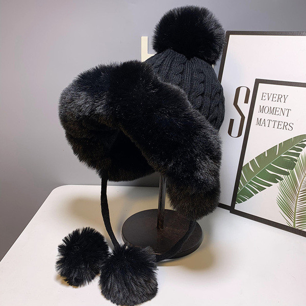 Női téli kötött sapka tollal és nyakkendővel