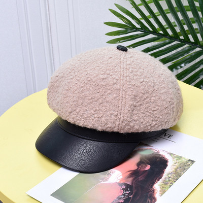 Új modell női sapka napellenzővel télre