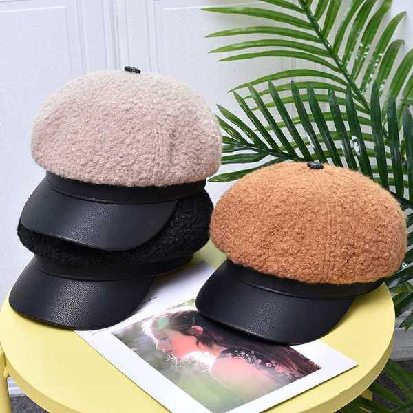 Új modell női sapka napellenzővel télre