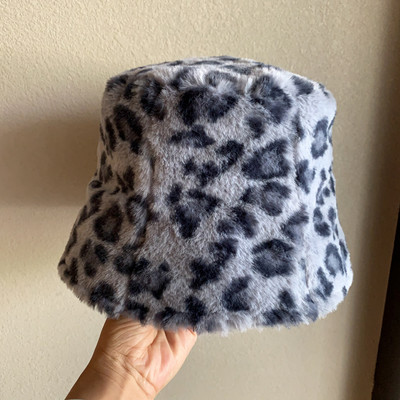 Modern női plüss sapka leopárd mintával