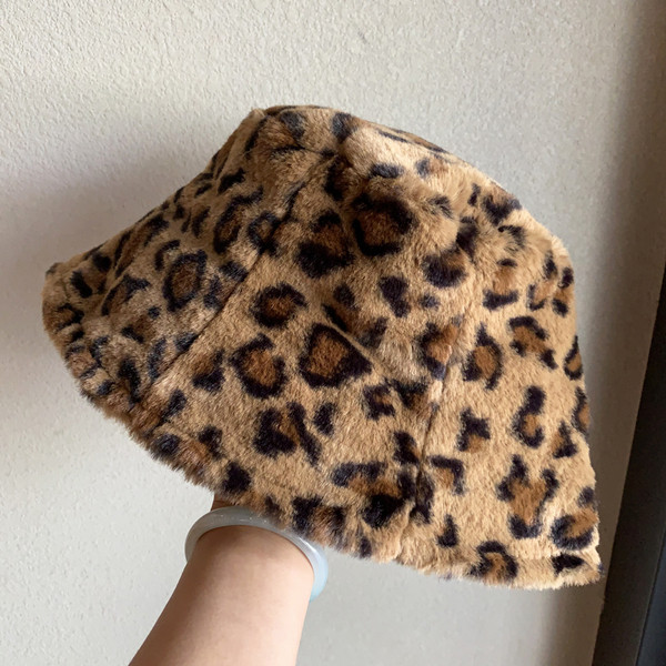 Modern női plüss sapka leopárd mintával
