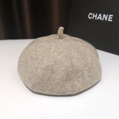 Női barett típusú sapka őszre és télre