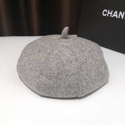 Női barett típusú sapka őszre és télre