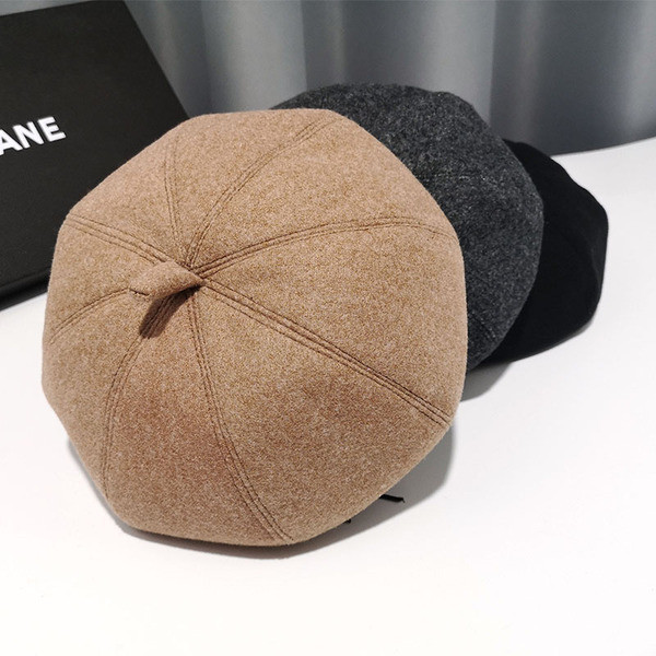 Női barett típusú sapka őszre és télre