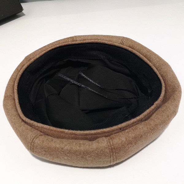 Női barett típusú sapka őszre és télre