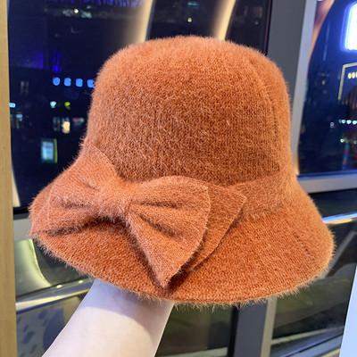 Μοντέρνο γυναικείο καπέλο με κορδέλα