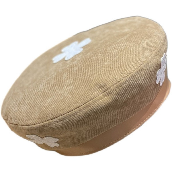 Női barett típusú sapka lóherével