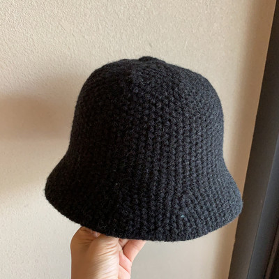 Lezser női kötött sapka retro stílusban