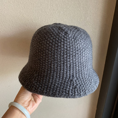 Lezser női kötött sapka retro stílusban