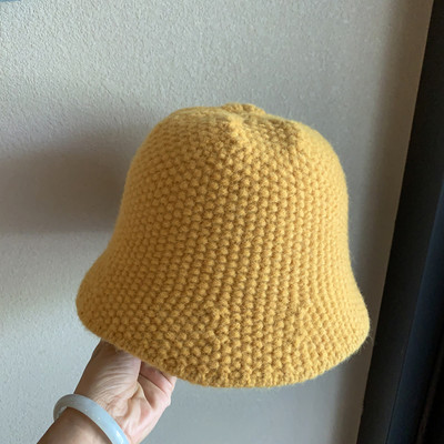 Lezser női kötött sapka retro stílusban