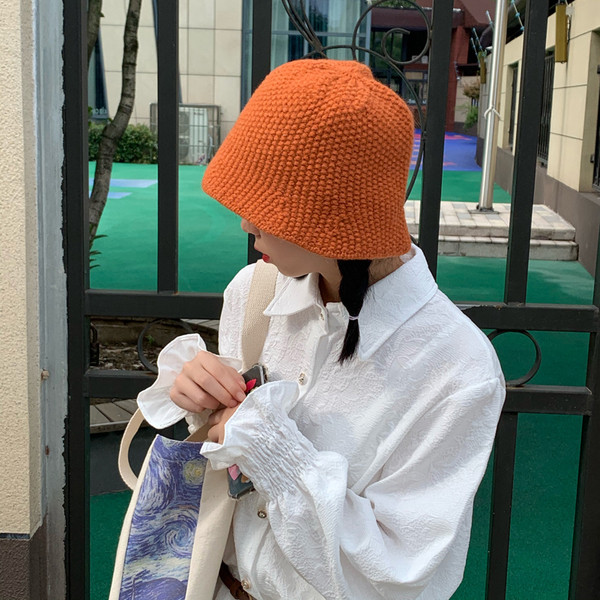 Lezser női kötött sapka retro stílusban