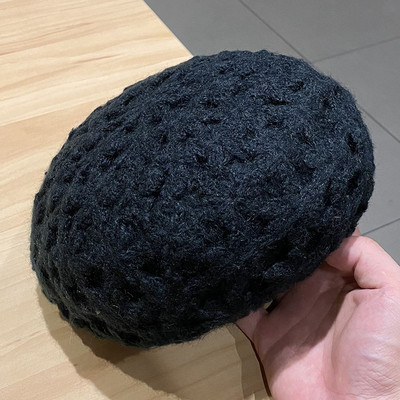 Kötött női téli barett típusú sapka