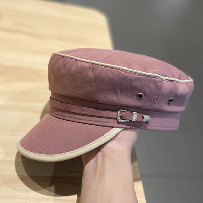 Stílusos női sapka napellenzővel és csattal - textilből