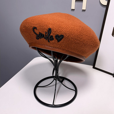 Νέο μοντέλο κομψό γυναικείο καπέλο τύπου μπερέ με επιγραφή