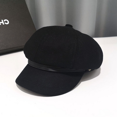 Καθημερινό γυναικείο καπέλο με γείσο σε τέσσερα χρώματα κατάλληλο για το χειμώνα και το φθινόπωρο