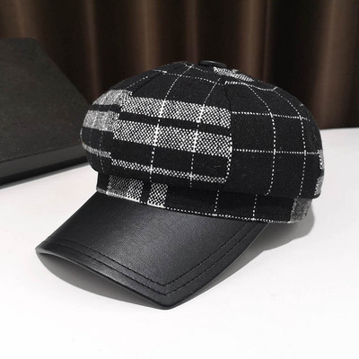 Alkalmi női sapka bőr védőellenzővel bézs és fekete színben