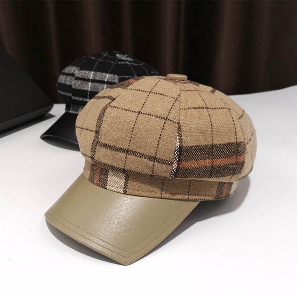 Alkalmi női sapka bőr védőellenzővel bézs és fekete színben