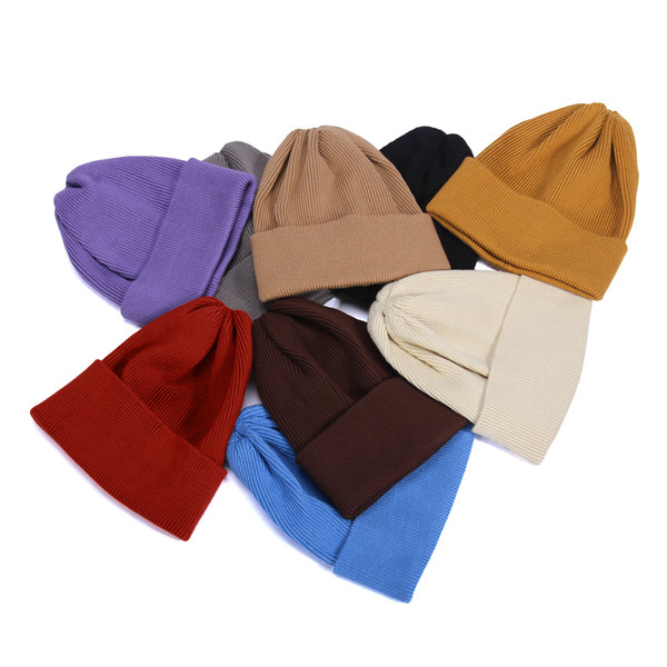 Modern kötött őszi-téli sapka