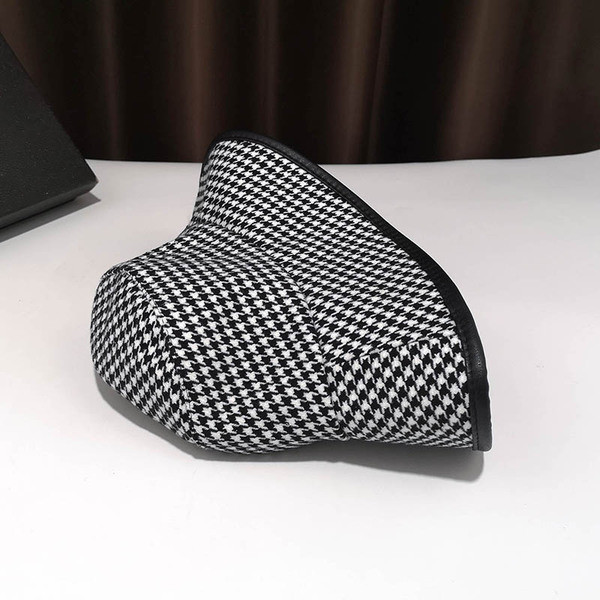 Női kockás sapka bézs és fekete színben