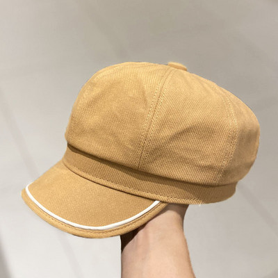 Γυναικεία τραγιάσκα με γείσο