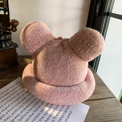 Καθημερινό γυναικείο μάλλινο καπέλο με τρισδιάστατα στοιχεία