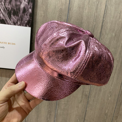 Naprakész női sapka napellenzővel, fényes hatással