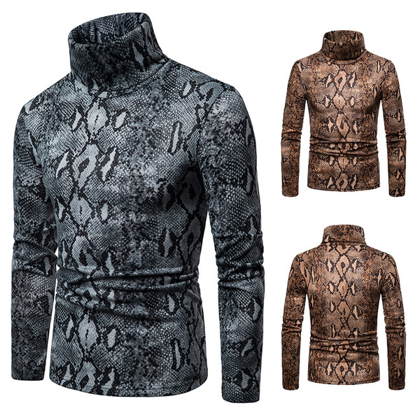 Μοντέρνο ανδρικό πουλόβερ μοντέλο με άνιμαλ εκτύπωση