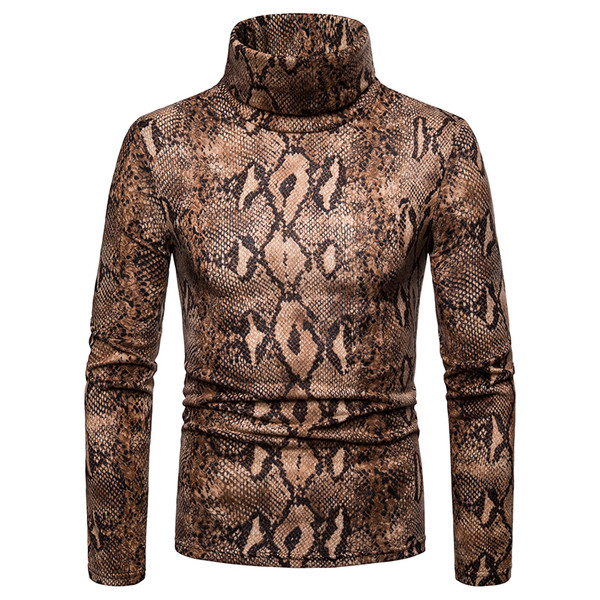 Μοντέρνο ανδρικό πουλόβερ μοντέλο με άνιμαλ εκτύπωση