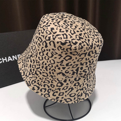 Καθημερινό γυναικείο καπέλο διπλής όψης σε τρία χρώματα