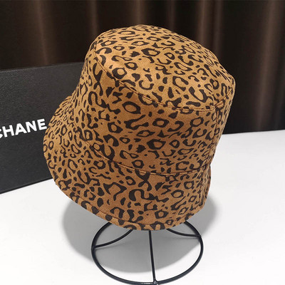 Καθημερινό γυναικείο καπέλο διπλής όψης σε τρία χρώματα