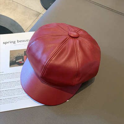 Női bőr sapka napellenzővel