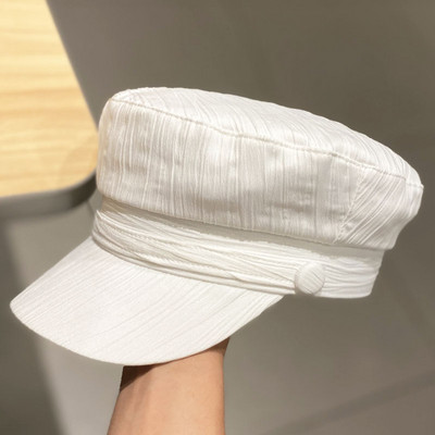 Μοντέρνο υφασμάτινο γυναικείο καπέλο με γείσο