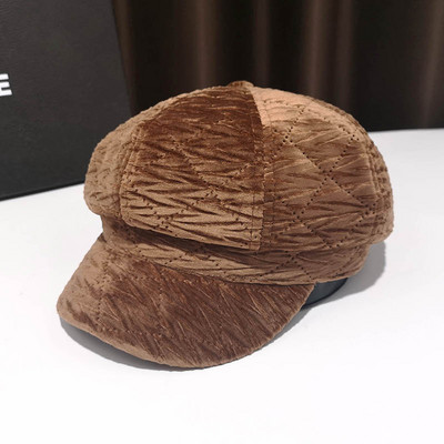 Καθημερινό γυναικείο βελούδινο καπέλο με γείσο