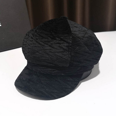 Καθημερινό γυναικείο βελούδινο καπέλο με γείσο