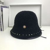 Γυναικείο καπέλο νέο μοντέλο με μεταλλικά στοιχεία