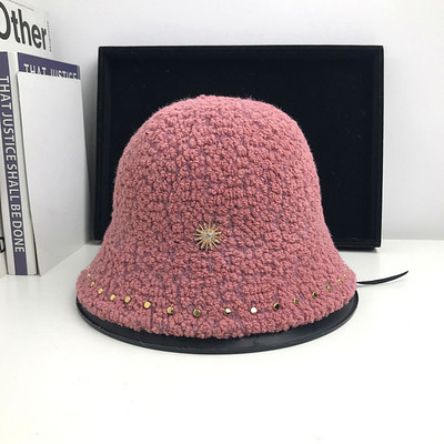 Γυναικείο καπέλο νέο μοντέλο με μεταλλικά στοιχεία