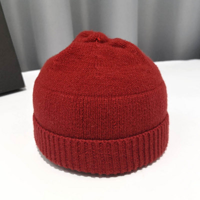 Alkalmi női kötött sapka