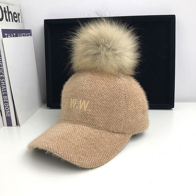 Új modell női sapka pehelytal és hímzéssel