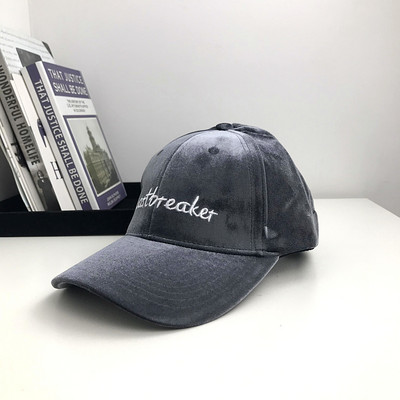 Új modell női sportsapka hímzéssel