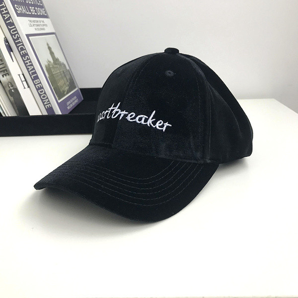 Új modell női sportsapka hímzéssel