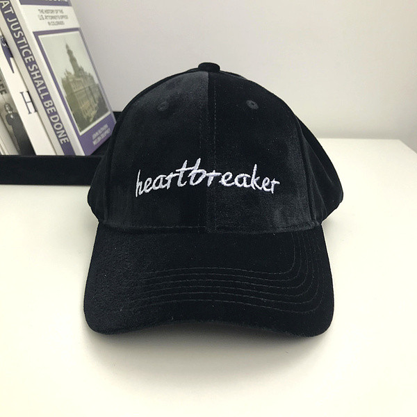 Új modell női sportsapka hímzéssel