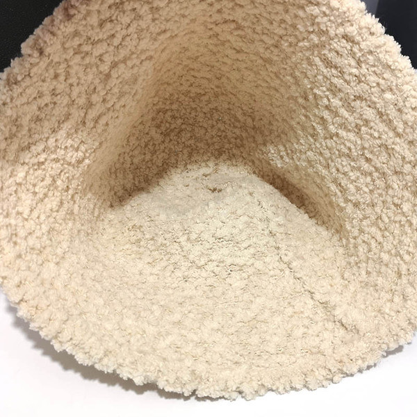 Téli plüss női sapka több színben