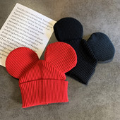 Modern női gyapjú sapka 3D elemekkel