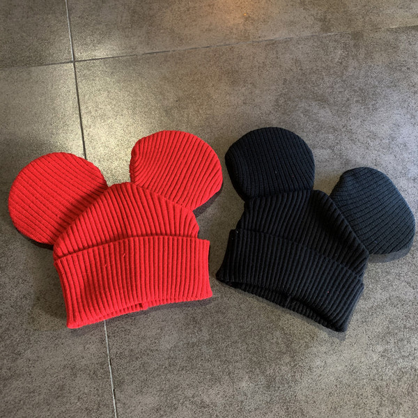 Modern női gyapjú sapka 3D elemekkel