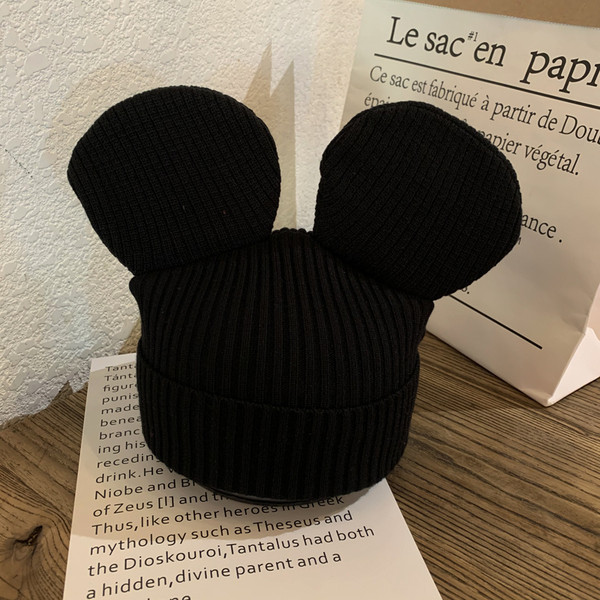 Modern női gyapjú sapka 3D elemekkel