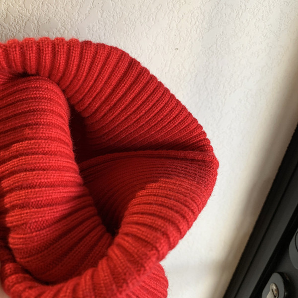 Modern női gyapjú sapka 3D elemekkel